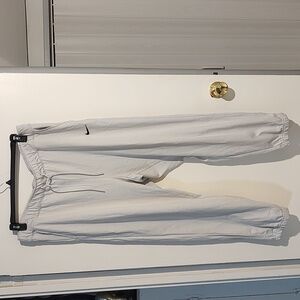 Ladies Nike Light Gray Loose Fit Mid-Rise Joggers/Sweatpants Size 1X Make Offer